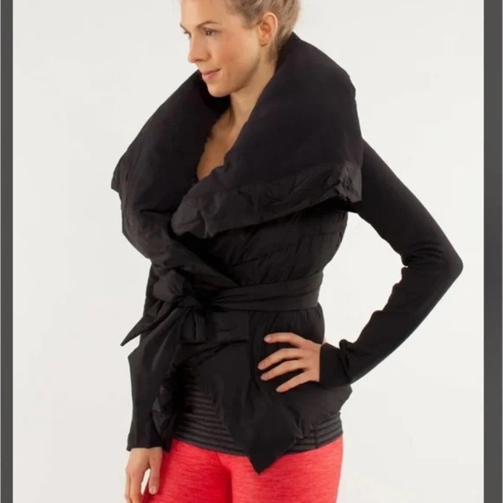 Lululemon Down To The Studio Down Jacket with Belt - Picture 3 of 13